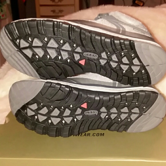 SOLD SOLD NWB Women's KEEN TERRADORA MID Shoes 8 - Picture 8 of 8
